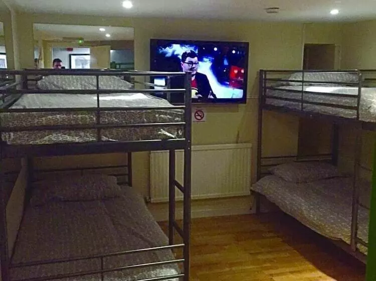 Bobby S Bunkhouse   Hostel