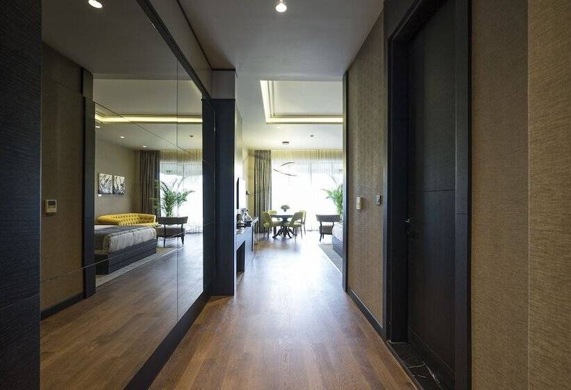 هتل 7 Rooms Adults Only