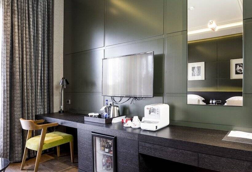 هتل 7 Rooms Adults Only