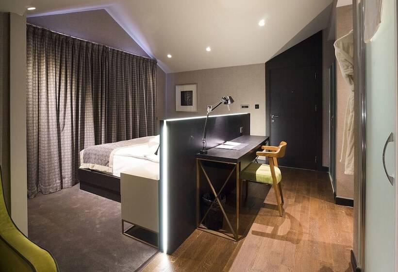 هتل 7 Rooms Adults Only