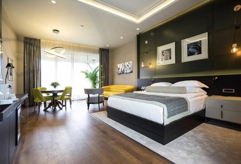 هتل 7 Rooms Adults Only