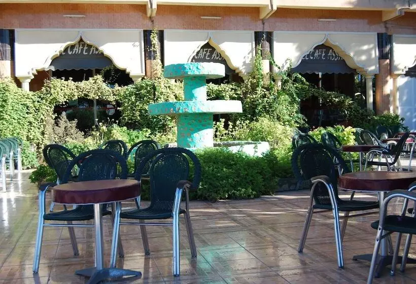 هتل Hôtel Café Restaurant Assaka