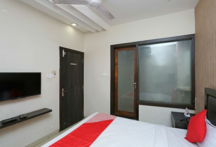 בית מלון כפרי Oyo 6325 Kiran