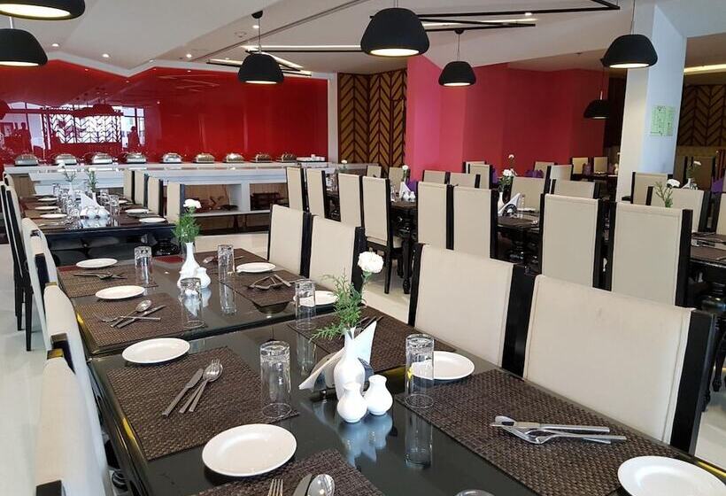 فندق The Blooms Cochin