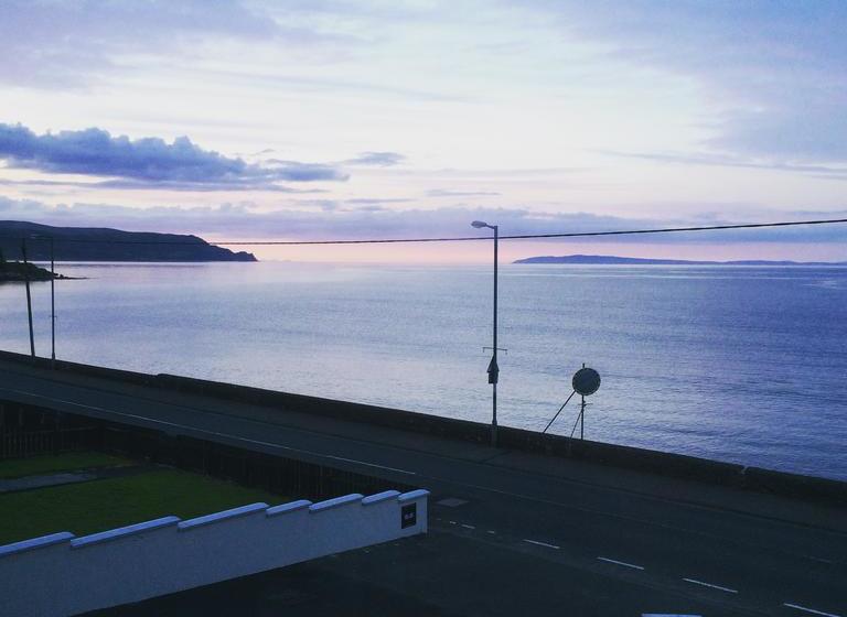 住宿加早餐  Water S Edge Glenarm Self Catering Apartments