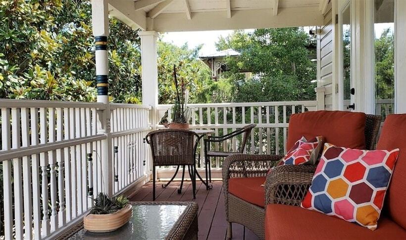 민박 At Journey S End