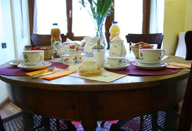 تختخواب و صبحانه Il Giglio D'oro