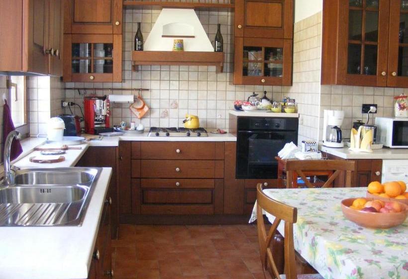 تختخواب و صبحانه L Antico Borgo