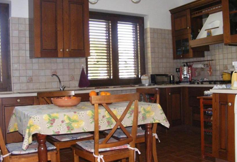 تختخواب و صبحانه L Antico Borgo