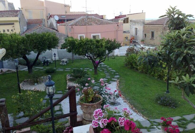 تختخواب و صبحانه L Antico Borgo