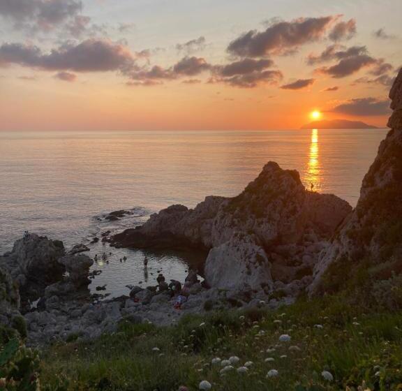 تختخواب و صبحانه L Antico Borgo