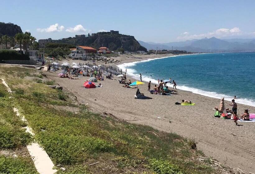 تختخواب و صبحانه L Antico Borgo