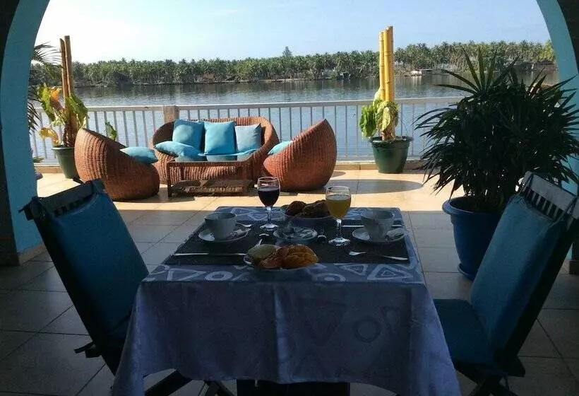 هتل Akwa Beach
