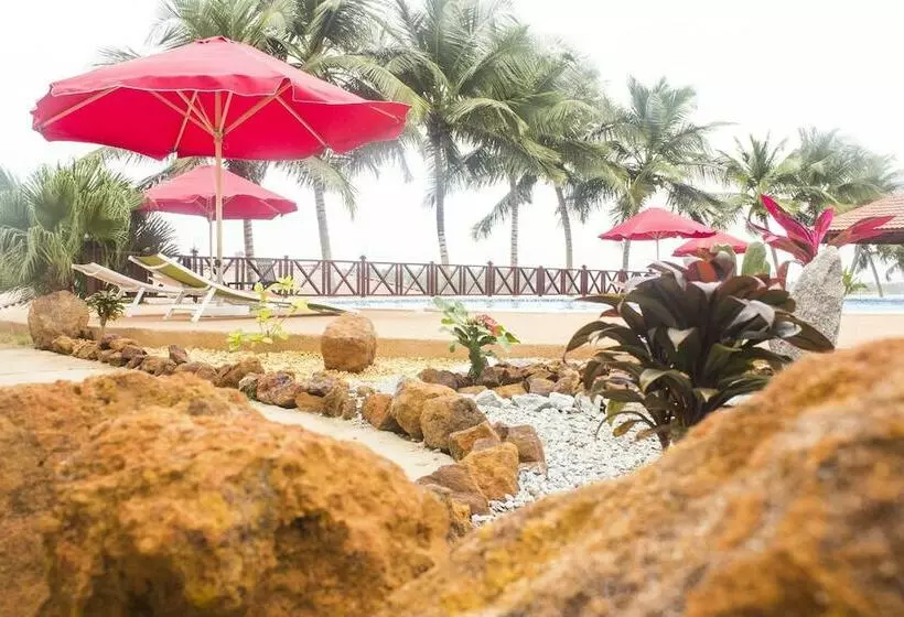 هتل Akwa Beach
