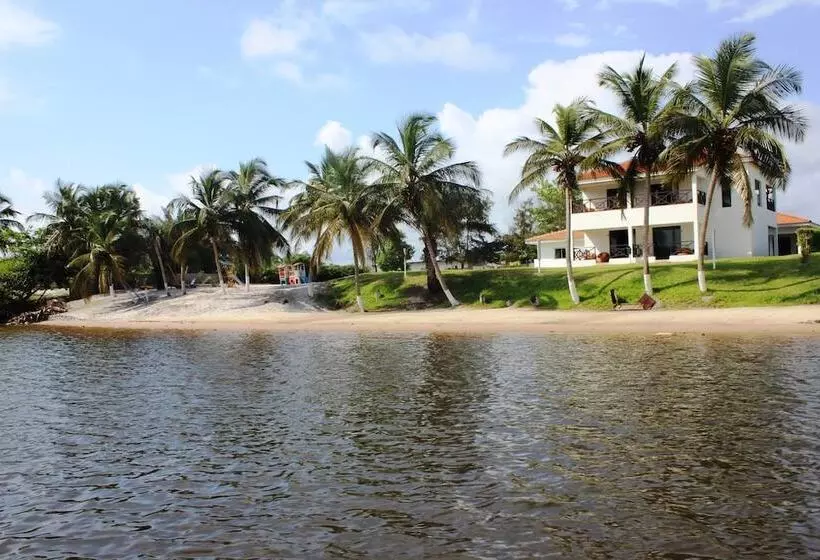 هتل Akwa Beach