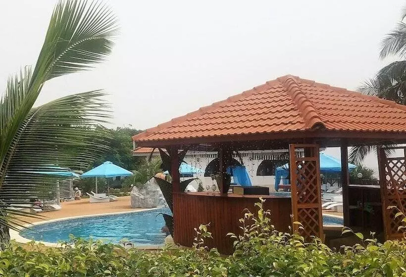 هتل Akwa Beach