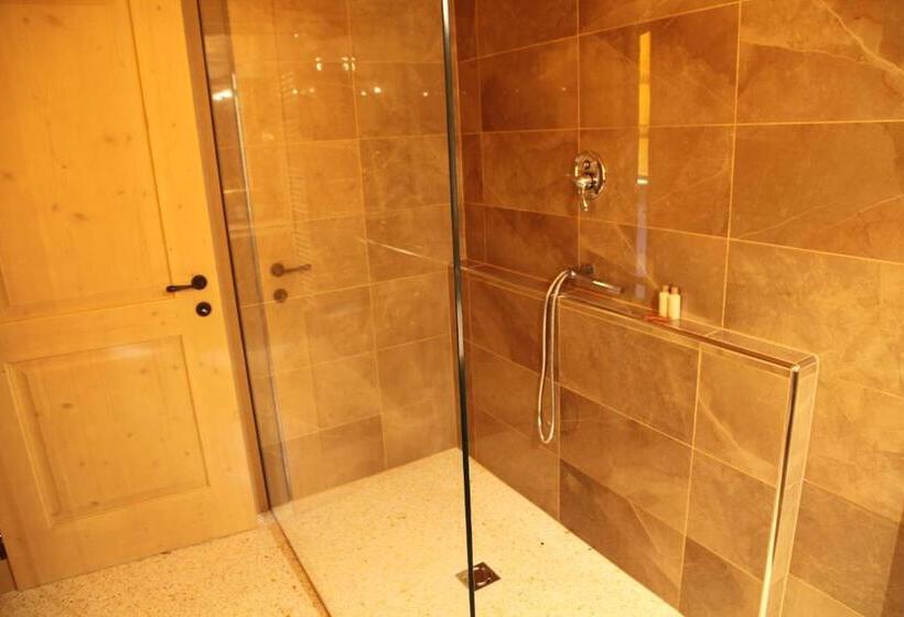 ホテル Alle Ciaspole