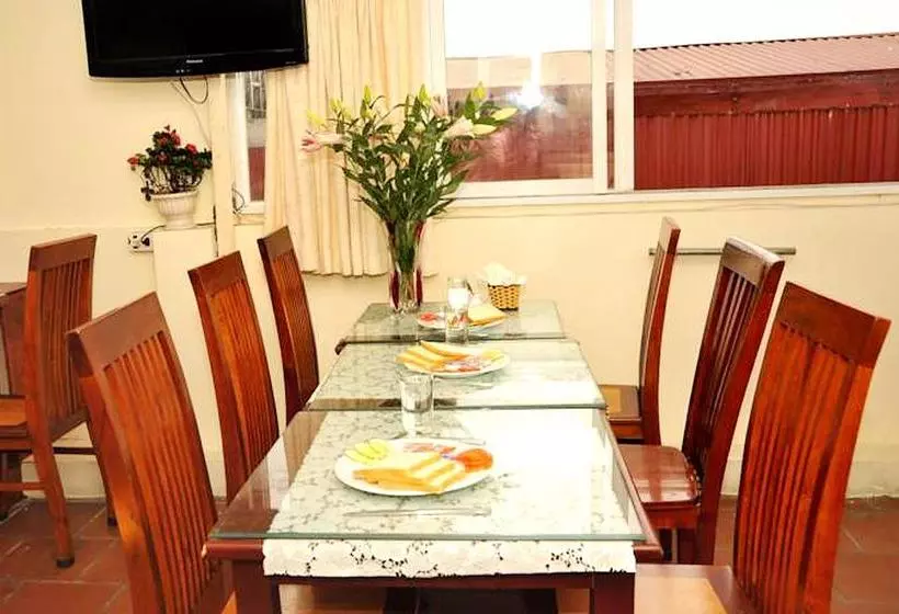 Sunflower Hotel & Travel