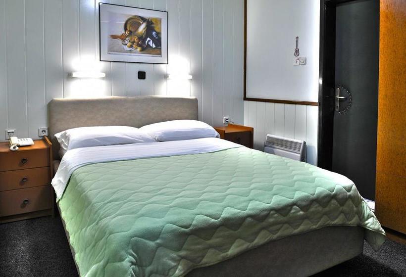 هتل Tasino Cesmice