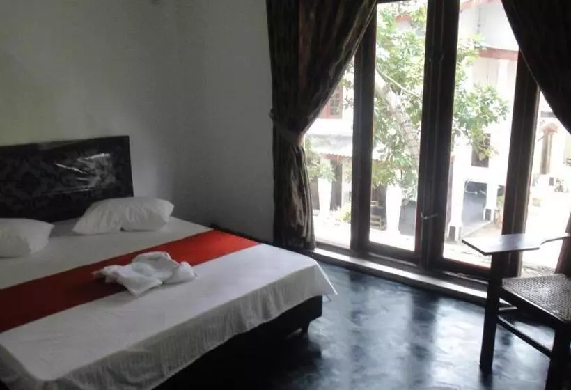 ホテル The Kingston