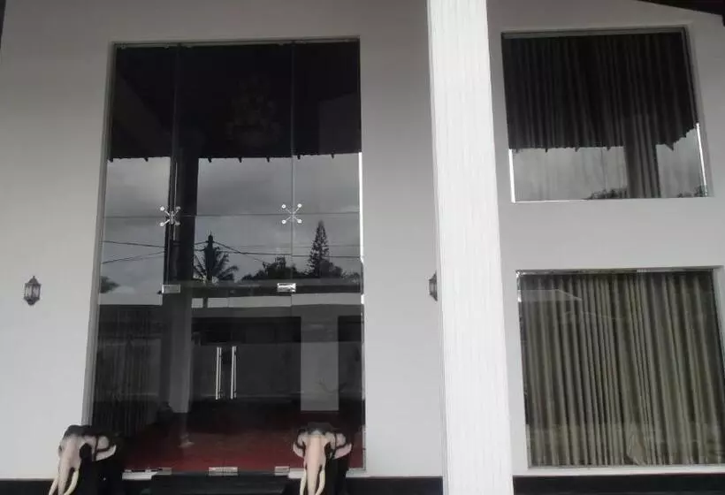 ホテル The Kingston