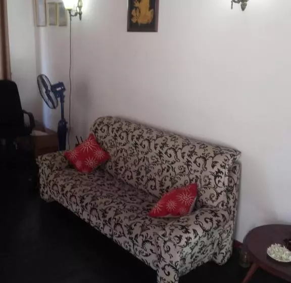 ホテル The Kingston