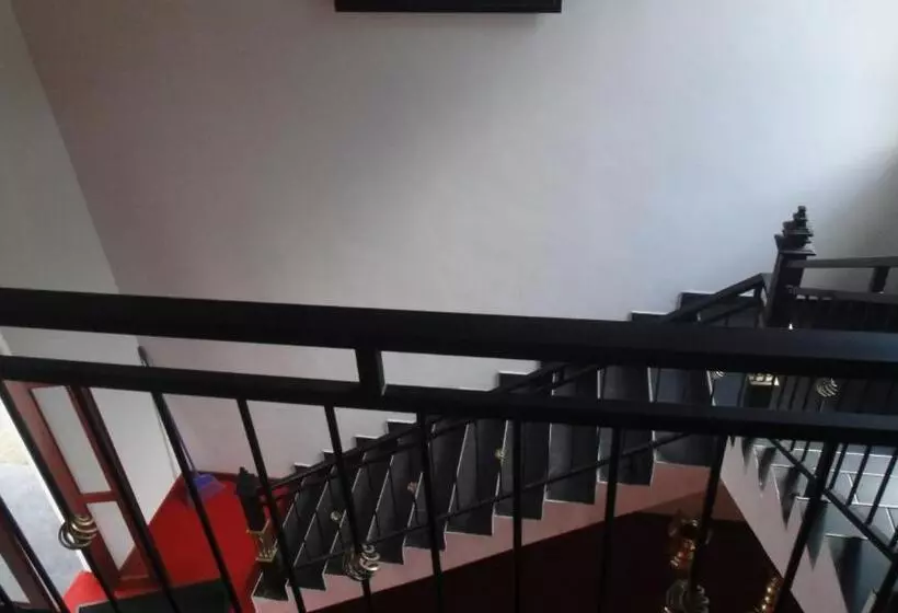 ホテル The Kingston