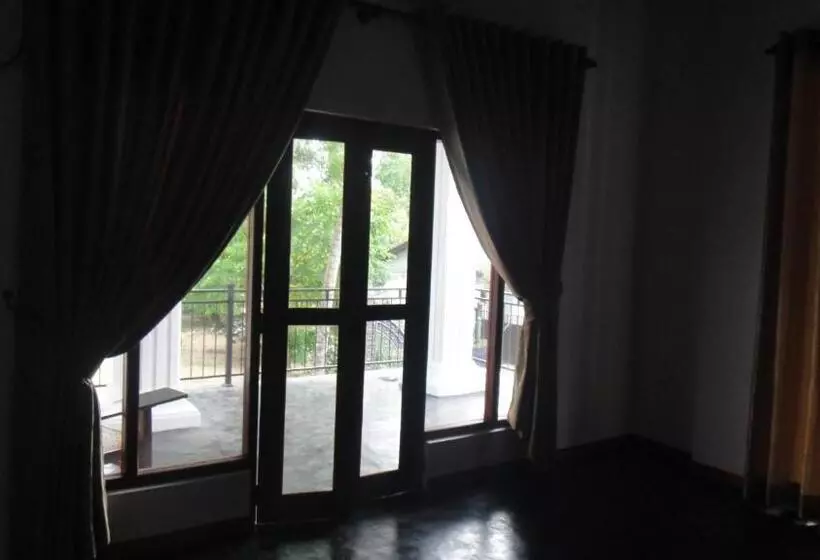 ホテル The Kingston