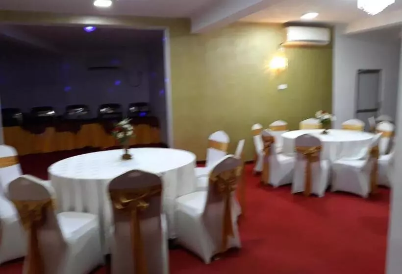 ホテル The Kingston