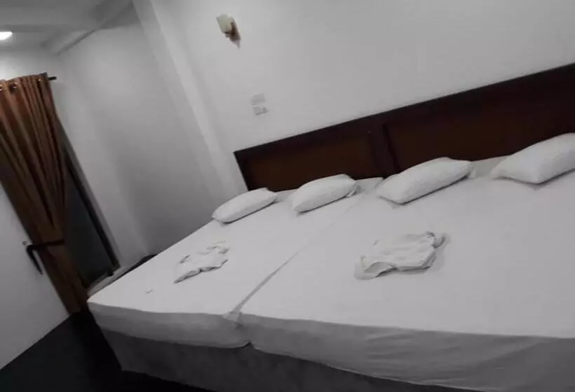 ホテル The Kingston