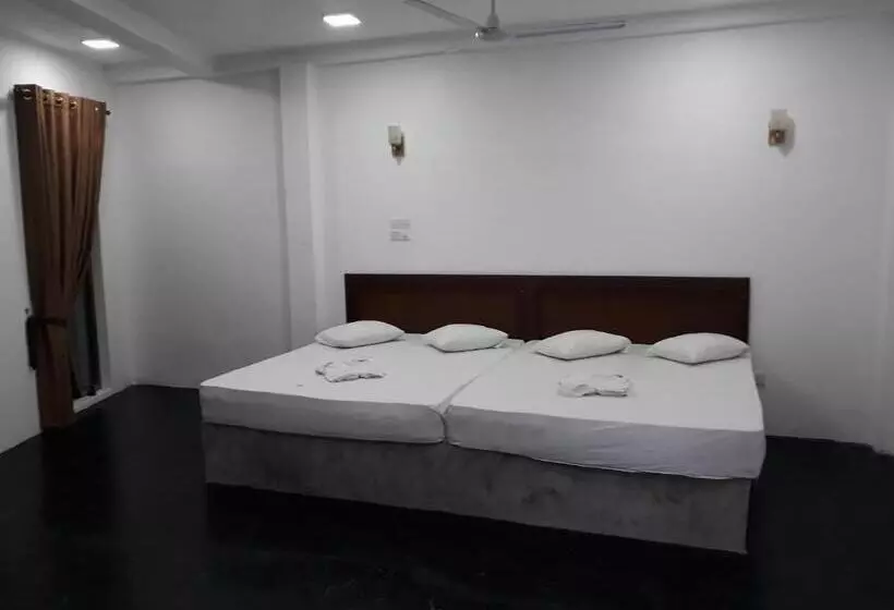 ホテル The Kingston