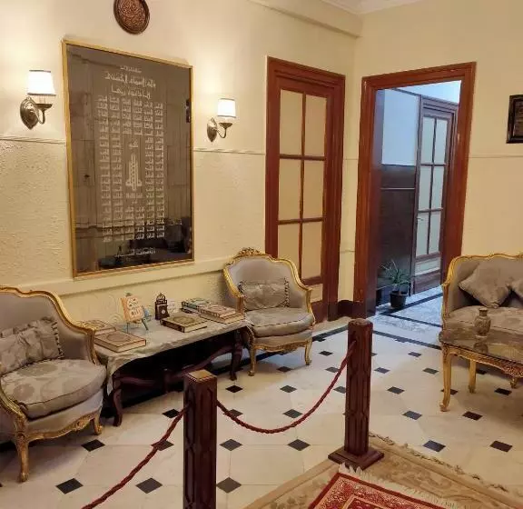 هتل Triomphe Hostel