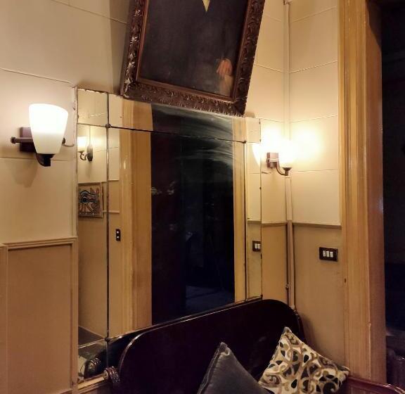 هتل Triomphe Hostel