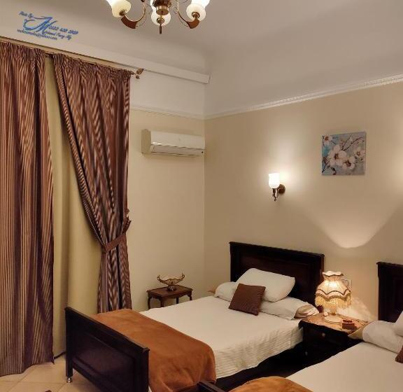 هتل Triomphe Hostel