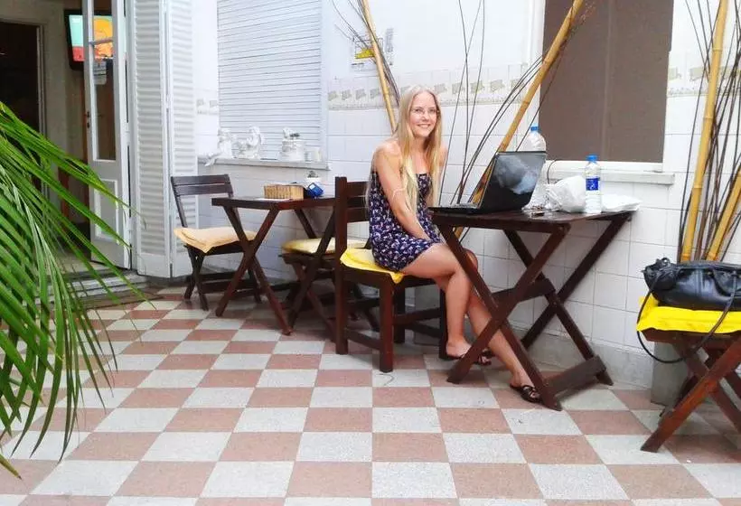 هاستل La Casa Del Girasol Residencia Universitaria