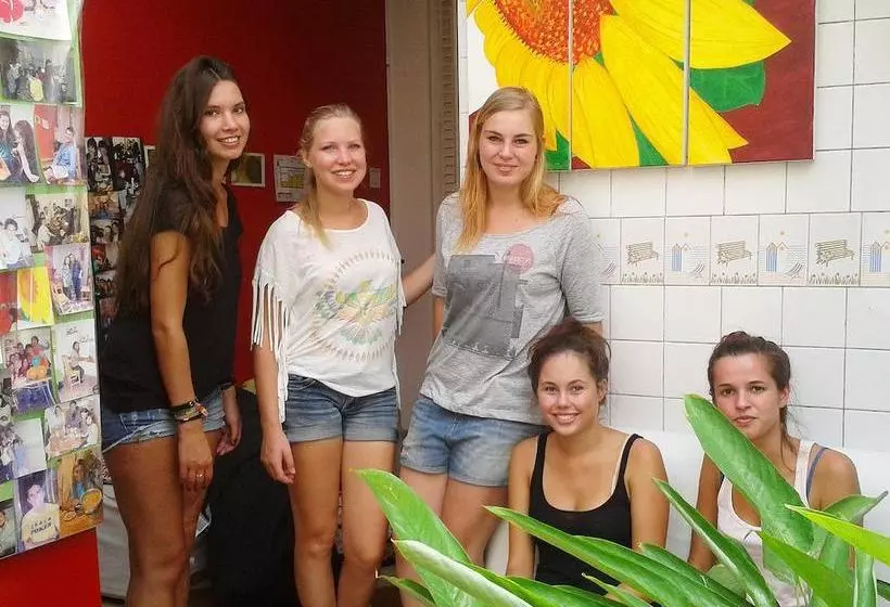 هاستل La Casa Del Girasol Residencia Universitaria