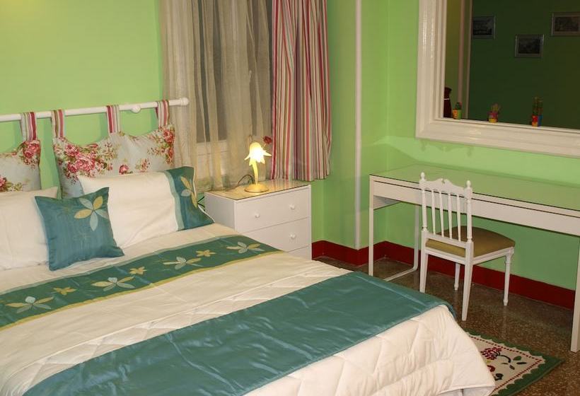 Athens Family Apartments