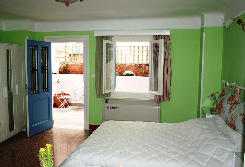 Athens Family Apartments