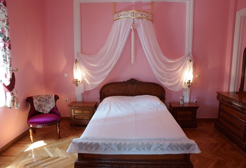 Athens Family Apartments