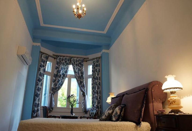 Athens Family Apartments