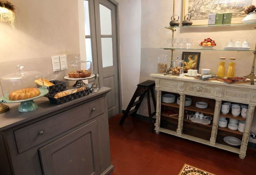 مبيت وإفطار Justin De Provence