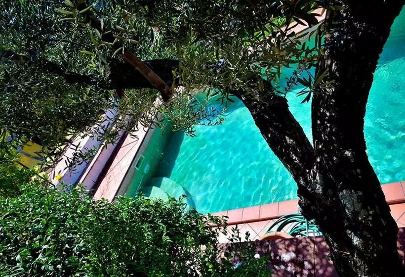 ベッドアンドブレックファースト La Maison Galu