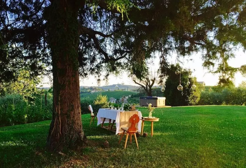 ベッドアンドブレックファースト Agriturismo La Vigna Di Sarah