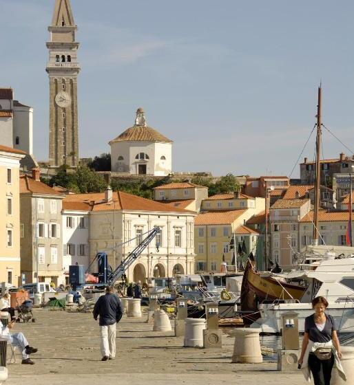 تختخواب و صبحانه Max Piran