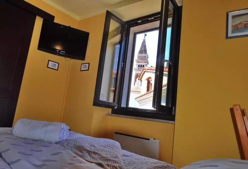 تختخواب و صبحانه Max Piran