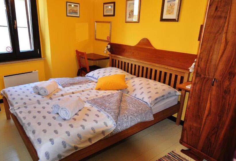 تختخواب و صبحانه Max Piran