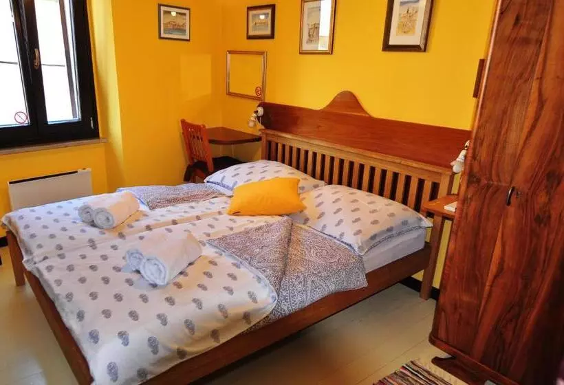 تختخواب و صبحانه Max Piran