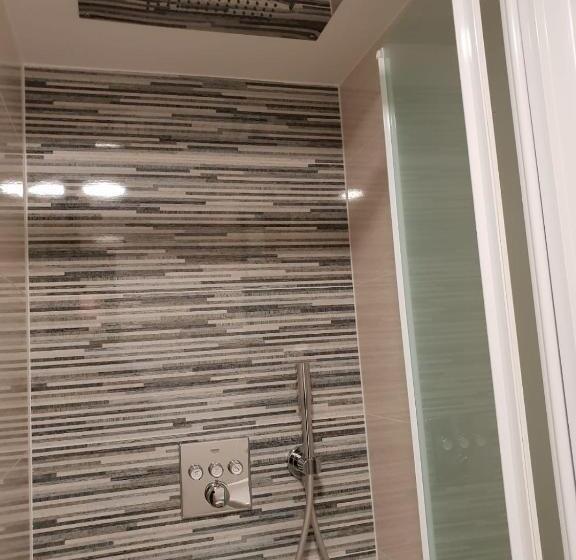 تختخواب و صبحانه Max Piran