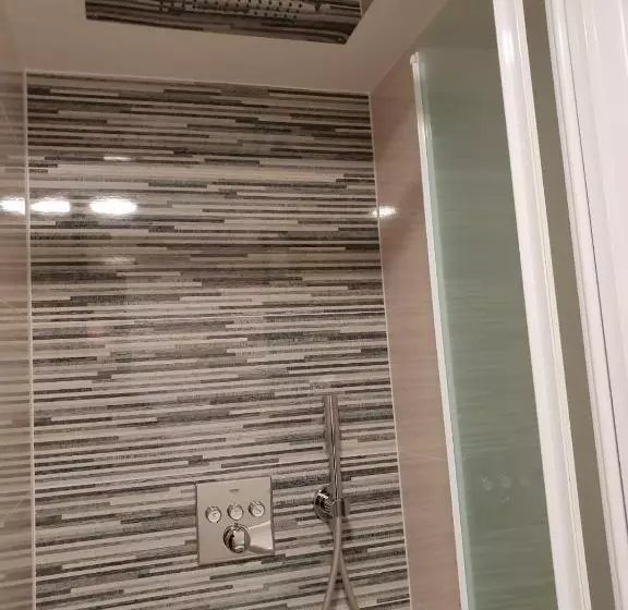 تختخواب و صبحانه Max Piran