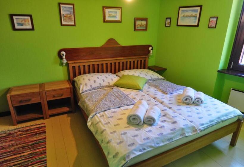 تختخواب و صبحانه Max Piran